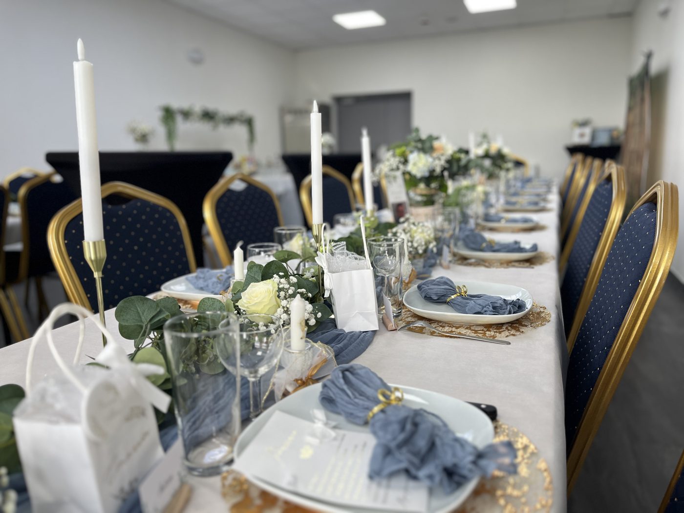 Salle Ouranos en thème tropical, ballons verts — Team Square Events