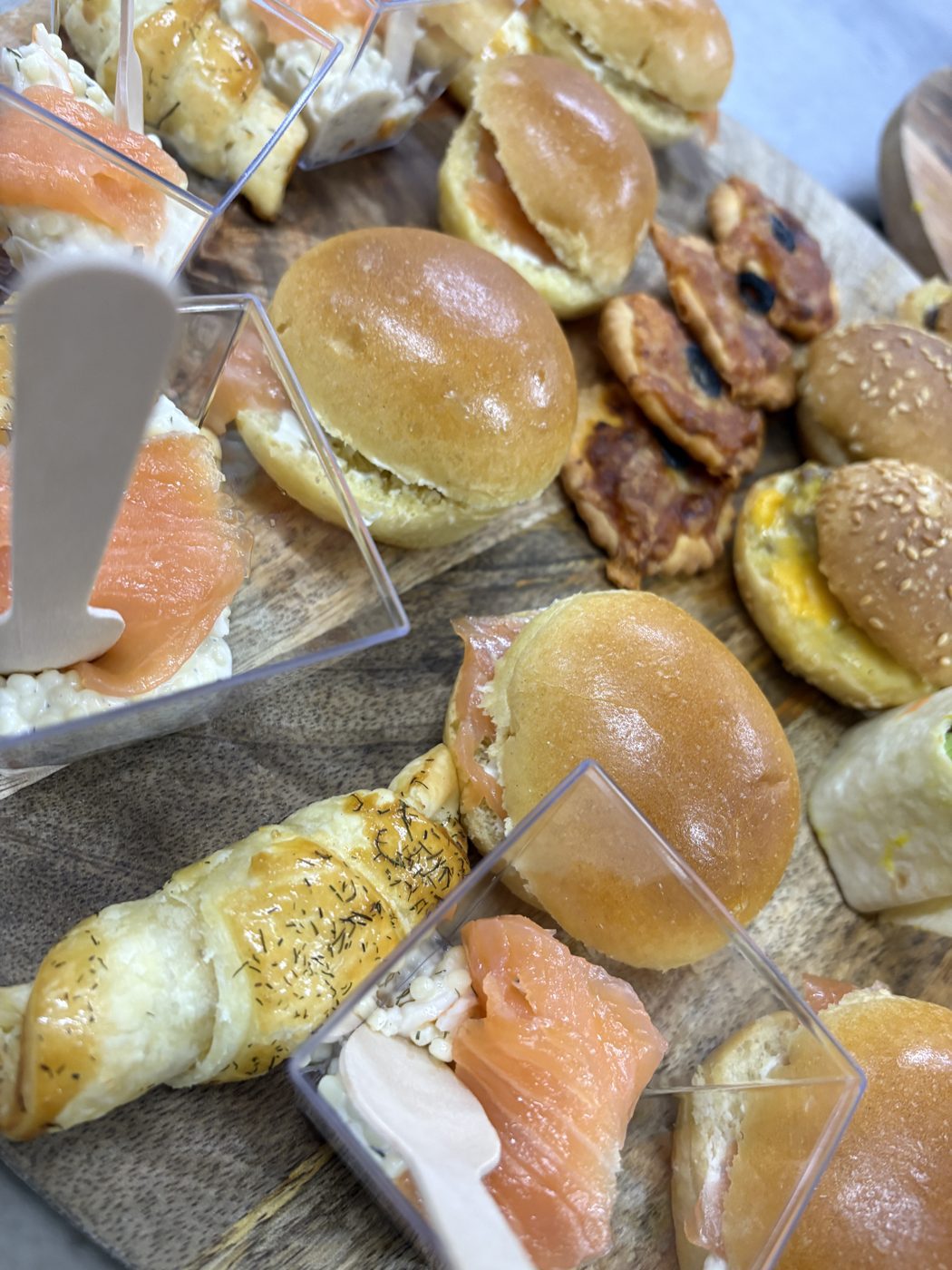 Plateau de desserts : mini-donuts, beignets et verrines sucrées — Team Square Events